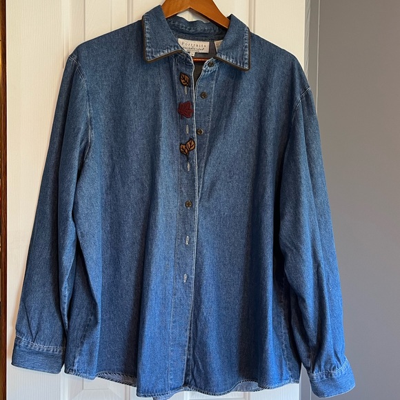 Tops - Portraits by Northern Isles Vintage Embroidered Button Down Leaf Design | 14